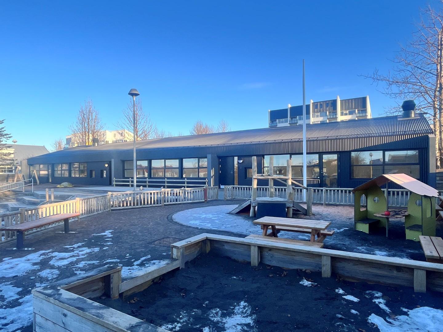 utanhúss Hálsaborg nóv 2025