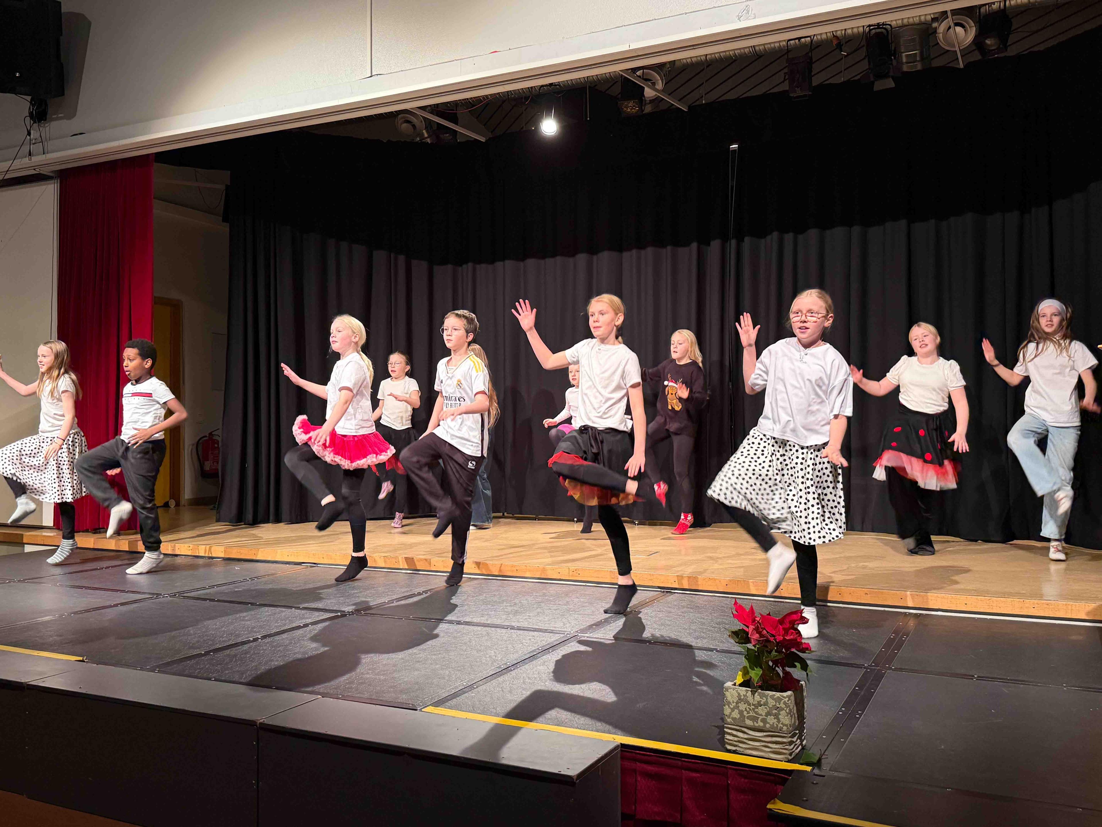 Photo from Hlíðaskóli's 70th anniversary