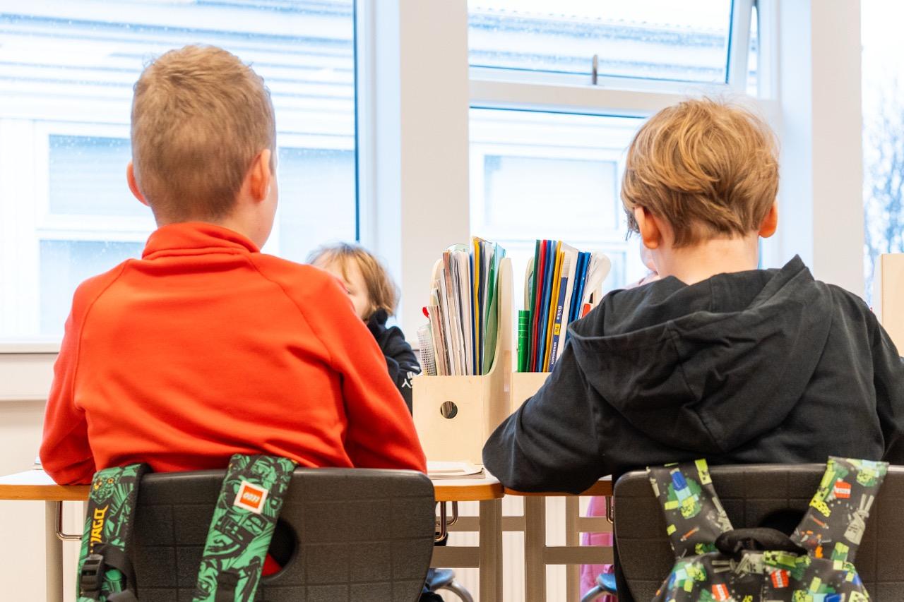 Mynd tekin inn í bekk í nýja Skólaþorpinu í Laugardal.