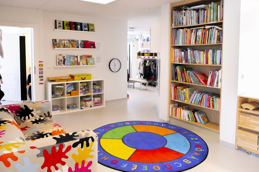 Books and toys inside Seljakot.