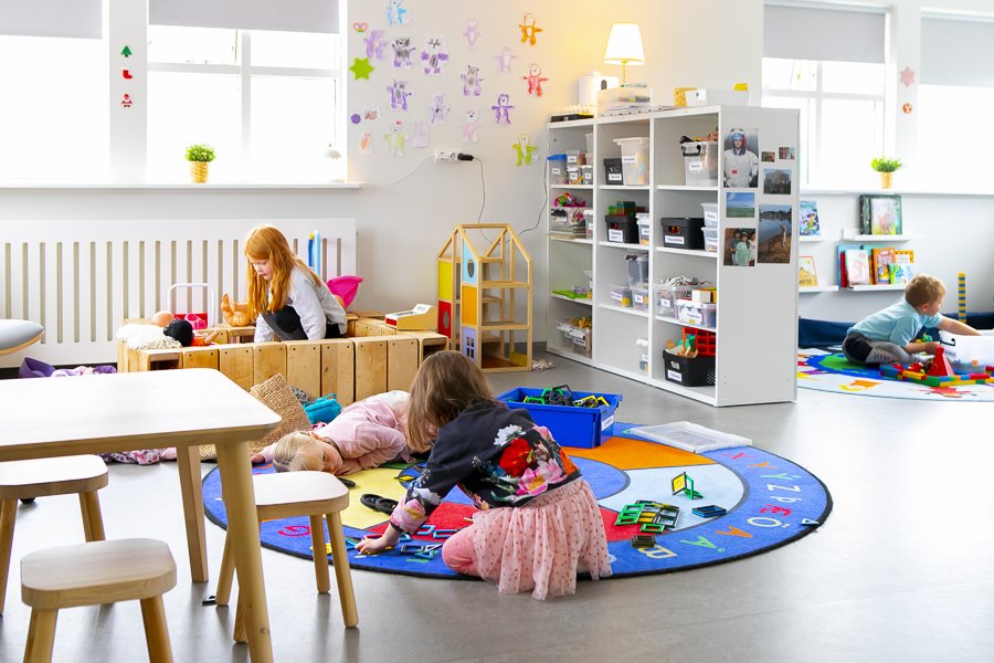 Children playing inside Seljakot.