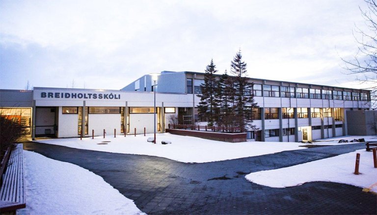 Front side of Breiðholtsskóli