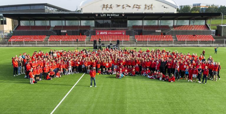 Þróttur til stuðnings Isaac Kwateng