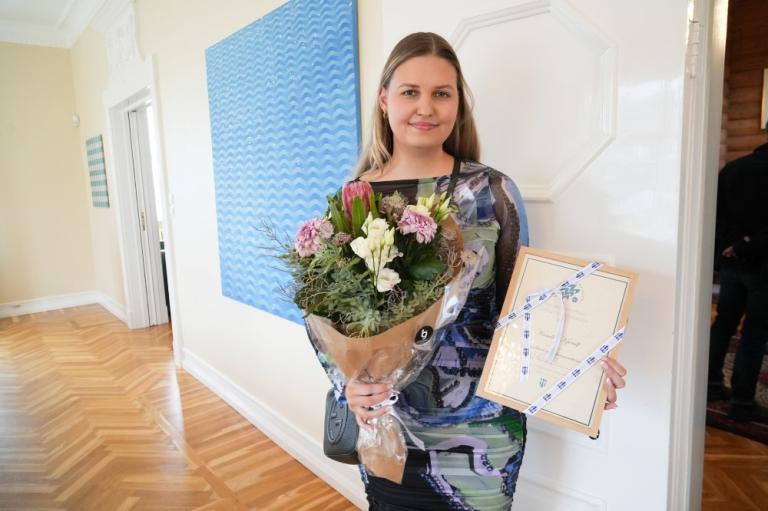 Kamilla Kjerúlf, handhafi barnabókaverðlauna Guðrúnar Helgadóttur 2023