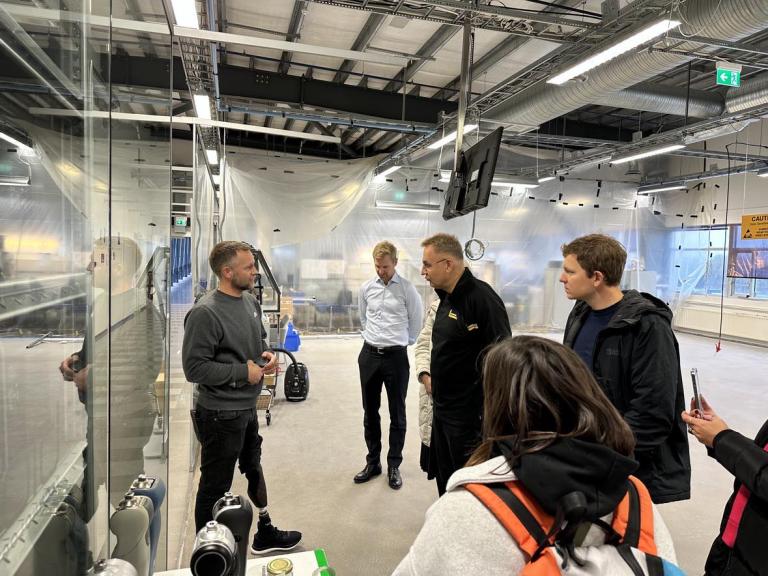 Sendinefnd Lviv í heimsókn í Össuri.