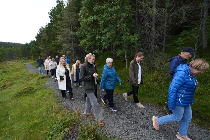 Walk and discussion at Reynisvatn