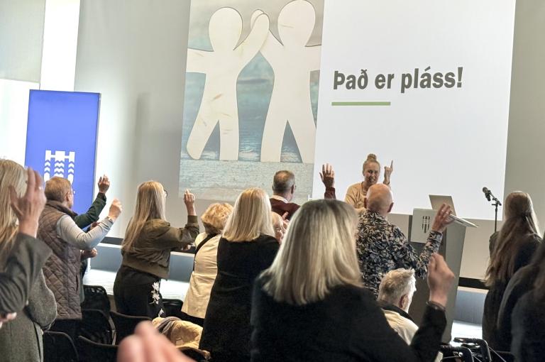 Gleðidansinn í Tjarnarsal