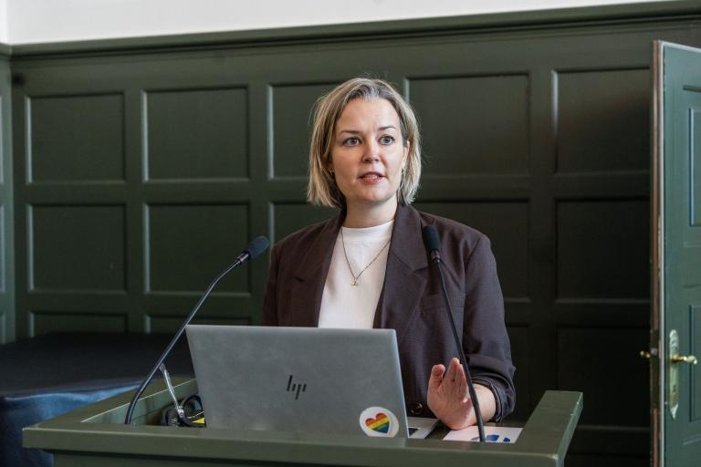 Ingvild Endestad, project manager at Nordic Safe Cities, at the podium in the House of Collections.