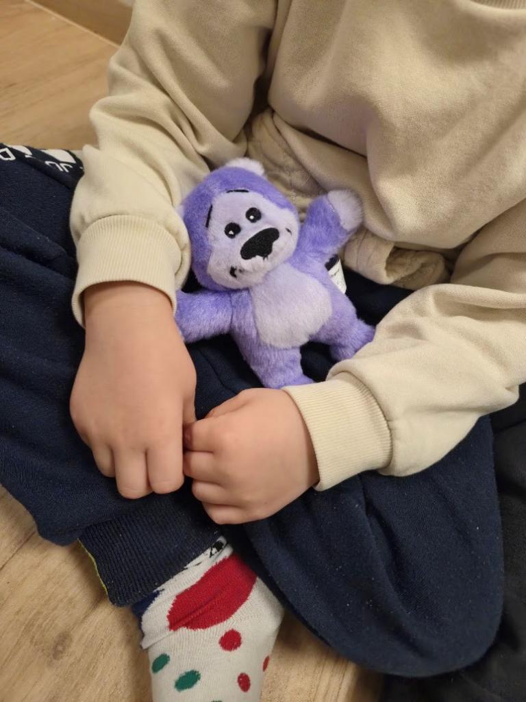 Bangsinn Blær í fangi.