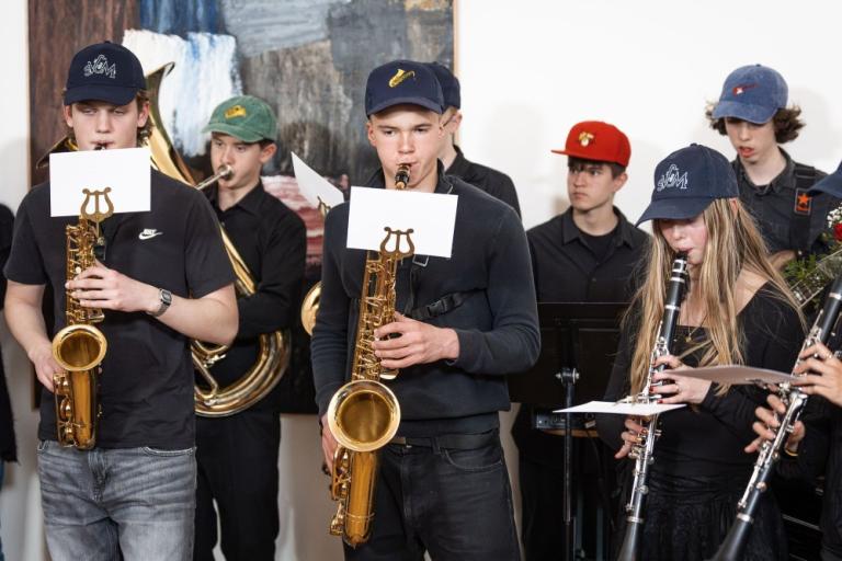 Skólahljómsveit Vesturbæjar og Miðbæjar hlaut Íslensku menntaverðlaunin 2025. Mynd tekin á Bessastöðum.