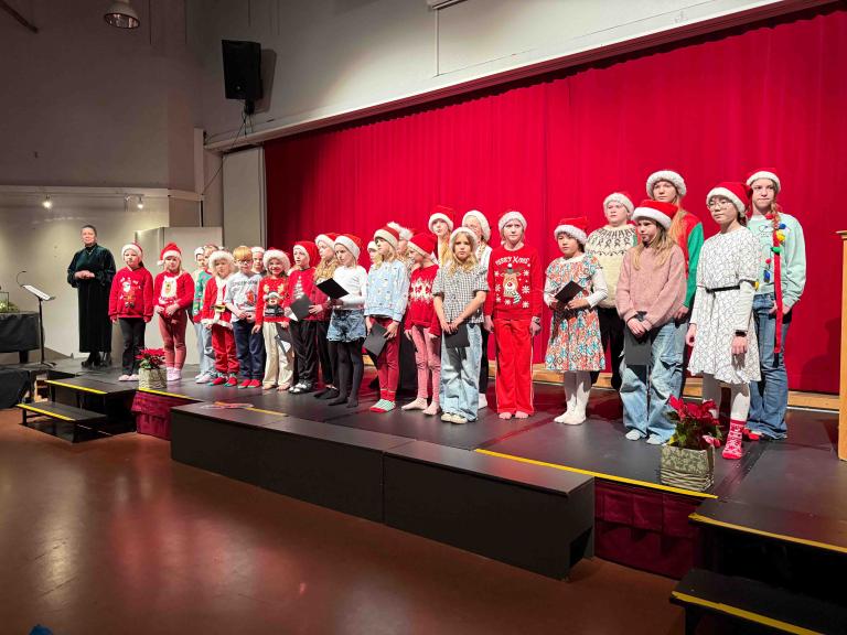 Photo from Hlíðaskóli's 70th anniversary