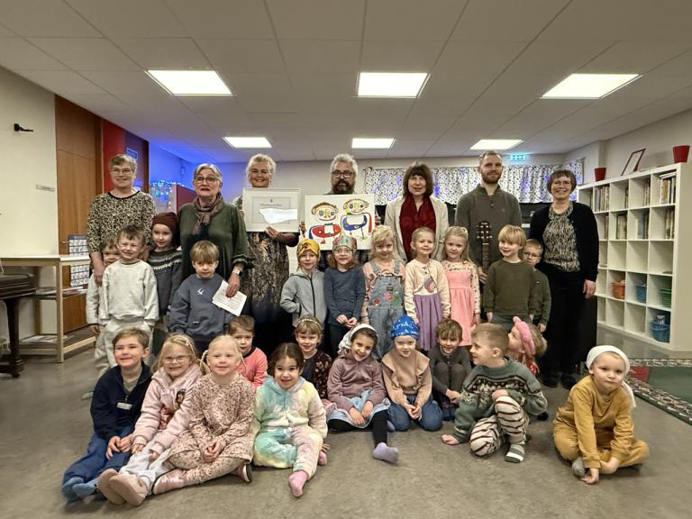 Hvatningarverðlaunin veitt í Vinagerði.