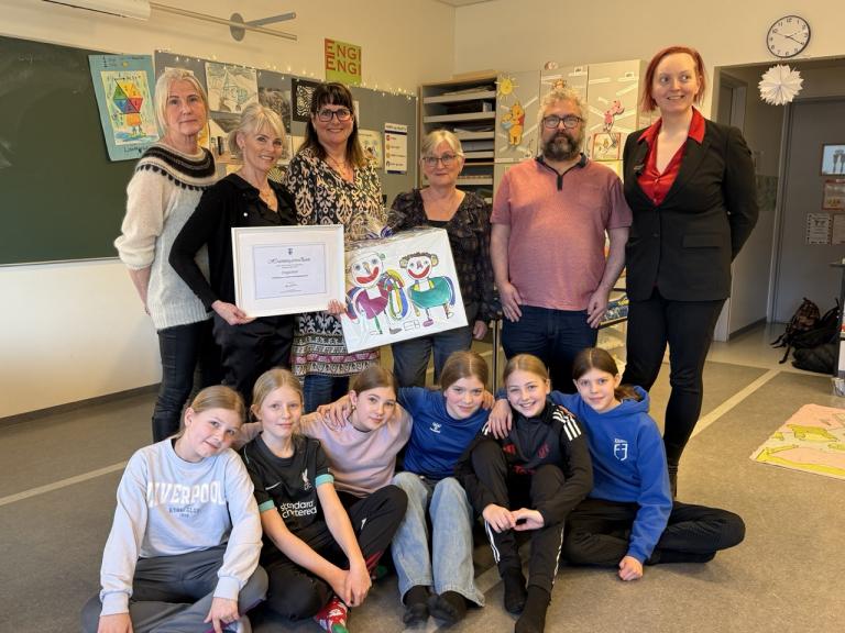 Hvatningarverðlaun afhent í Engjaskóla.