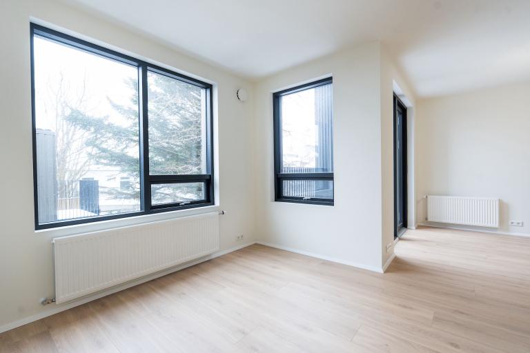 Mynd innan úr íbúð á Sólvallagötu, íbúðin er tóm en íbúar flytja inn á næst dögum. 