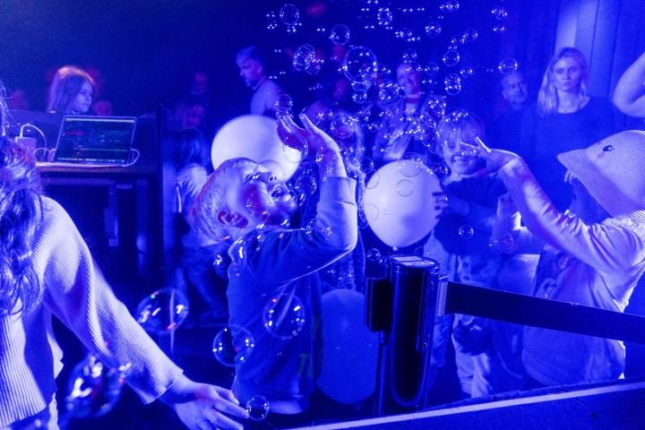 Fjör í froðudiskói