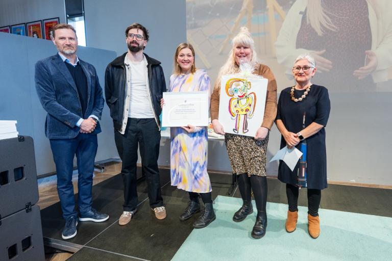 From the recreational activity awards celebration in Reykjavík. Höfuðið í bleyti.