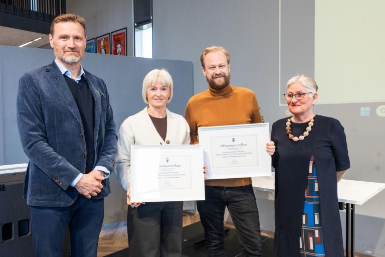 From the recreational activity awards celebration in Reykjavík. Höfuðið í bleyti.
