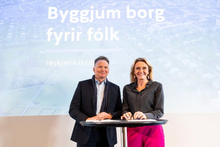 Guðni Aðalsteinsson, forstjóri Reita, og Heiða Björg Hilmisdóttir, borgarstjóri, á opnum kynningarfundi borgarstjóra um húsnæðismál í borginni.