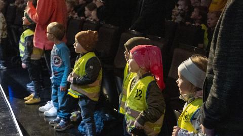 Leikskólabörn í á sumartónleikum Sinfó.