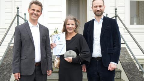 Erna Ómarsdóttir borgarlistamaður Reykjavíkur 2024 ásamt Einari Þorsteinssyni borgarstjóra og Skúla Þór Helgasyni formanni menningar-, íþrótta- og tómstundaráðs