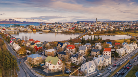 View over Tjörnin and Reykjavík from the corner of Tjarnargata and Skothúsvegur