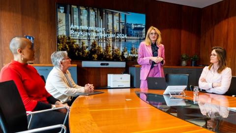 Photo taken at a press conference in Reykjavík City Hall. From left: Sanna Magdalega Mörtudóttir, Socialist Party, Helga Þórðardóttir, People's Party, Heiða Björg Hilmisdóttir, mayor, and Líf Magneudóttir, Left Green Movement.