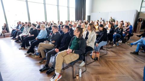 Frá uppskeruhátíðinni Höfuðið í bleyti