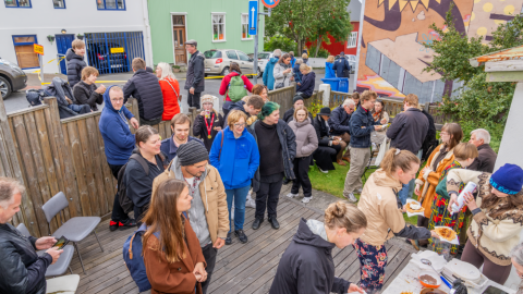 Life and excitement at the waffle coffee in Þingholt during Culture Night.