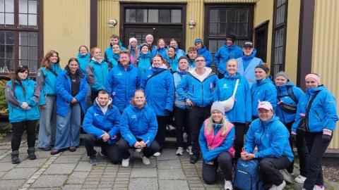 Group photo of The Fleet (Flotinn), who were on duty during Culture Night to help young people. The group consisted of youth center staff from the capital area and surrounding areas. All dressed in blue.