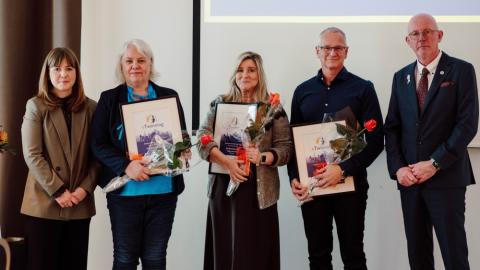 Viðurkenningar afhentar fyrir bátaleikana hjá Rannís.