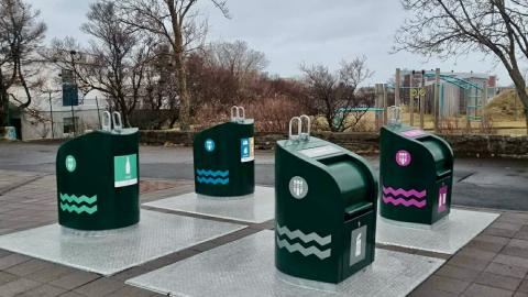 Djúpgámar við Hofsvallagötu.