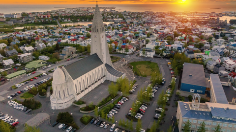 Séð yfir Hallgrímskirkju og nágrenni.