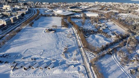 Loftmynd af Laugardal