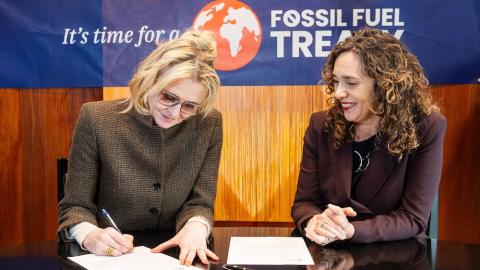 Signing the agreement.