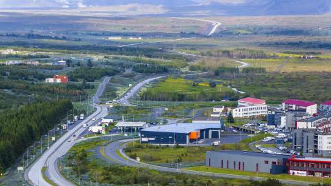 Séð yfir Suðurlandsveg og Norðlingarholt.