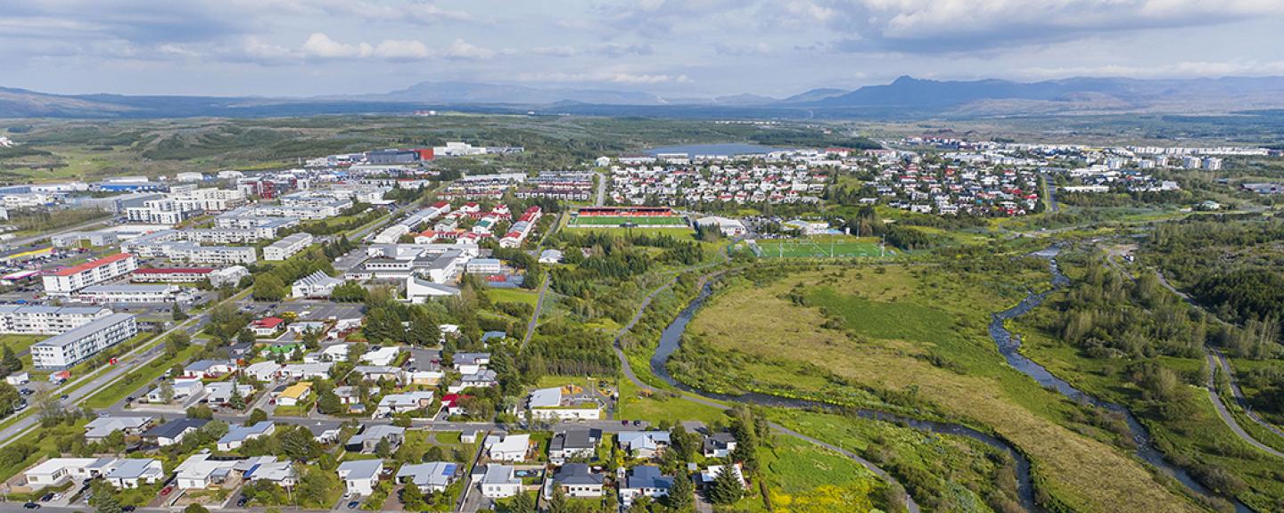 Loftmynd af Árbæ og Norðlingaholti.